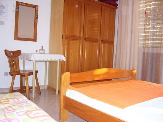 Apartmani Aresnovi� Podgora